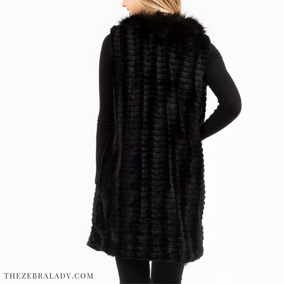 SOFT FAUX FUR TRIMMED VEST - Picture 2 of 2